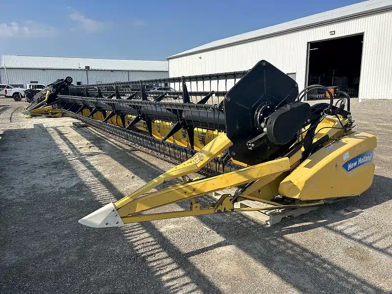Gallery image 1 for Used 2009 New Holland 74C Header - Flex