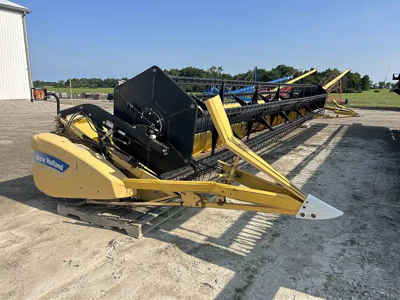 Gallery image 2 for Used 2009 New Holland 74C Header - Flex