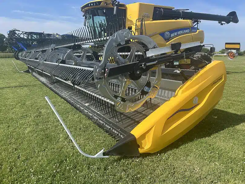 Gallery image 1 for New 2025 MacDon FD245 Header - Flex Draper