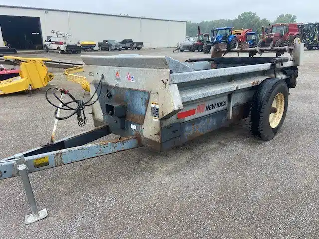Gallery image 2 for Used 1995 New Idea 3622 Manure Spreader