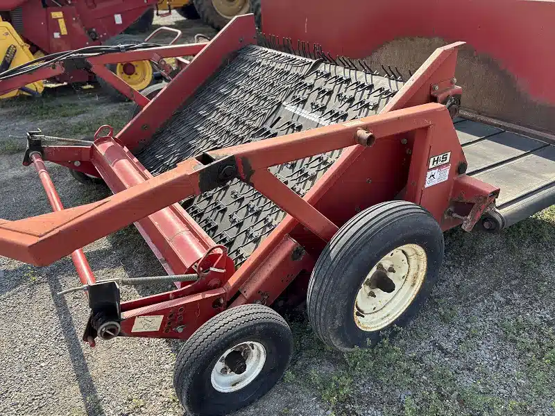 Gallery image 2 for Used 2003 H&S MM1 Windrow Merger