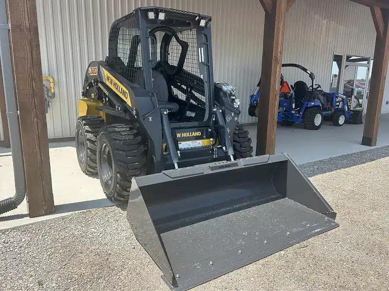 Gallery image 2 for New 2025 New Holland L320 RG-NA Skid Steer