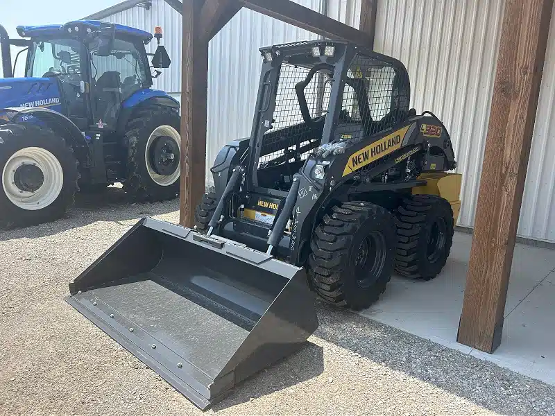 Gallery image 1 for New 2025 New Holland L320 RG-NA Skid Steer