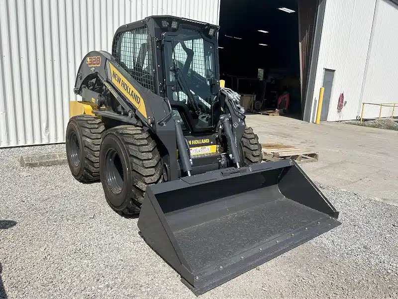 Gallery image 2 for New 2025 New Holland L328 RG-NA Skid Steer