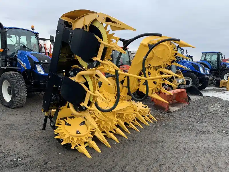Gallery image 1 for New 2022 New Holland 600SFI Header - Forage