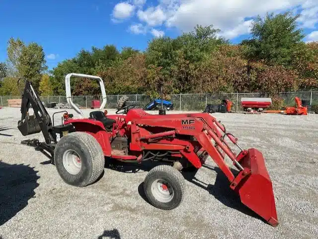Gallery image 1 for Used 1986 Massey Ferguson 1030 Tractor