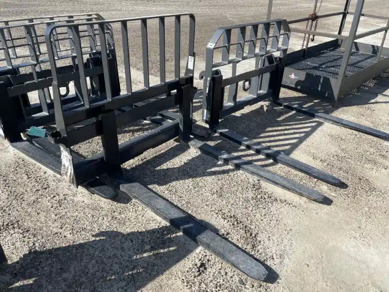 Gallery image 2 for New 2024 CNH 84332181 Pallet Fork