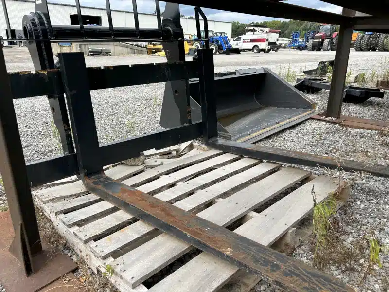 Gallery image 1 for New New Holland 47511489 Pallet Fork