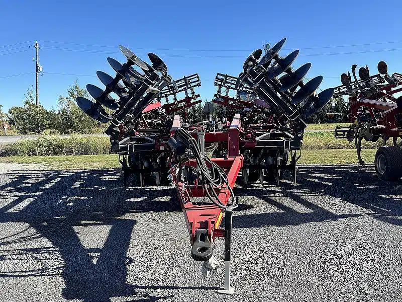 Gallery image 2 for New 2025 Case IH ECOLO-TIGER 875 Disc Ripper