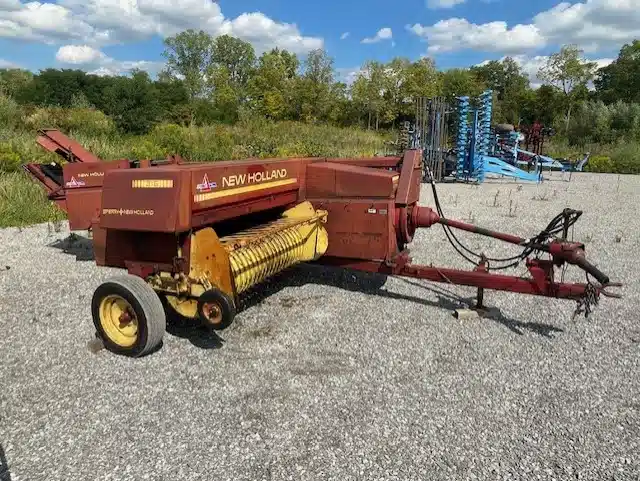 Gallery image 1 for Used 1983 New Holland 316 Square Baler - Small