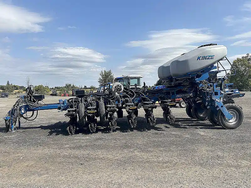 Gallery image 2 for Used 2014 Kinze 4900 Planter