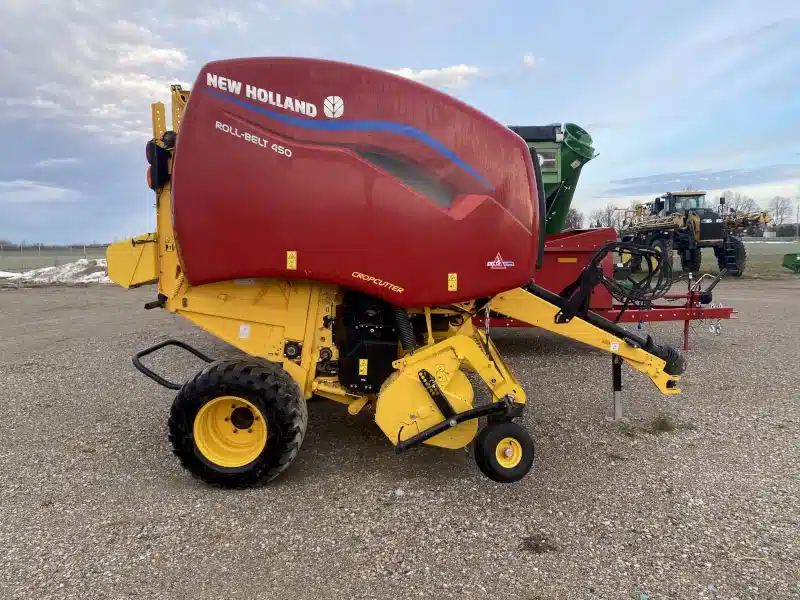 Gallery image 2 for 2022 New Holland ROLL-BELT 450 Round Baler