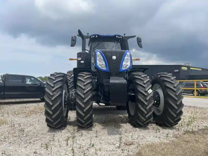 Gallery image 2 for New 2025 New Holland T8.385 PLMI Tractor