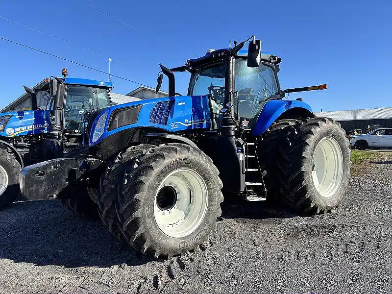 Gallery image 1 for New 2025 New Holland T8.415 PLMI Tractor