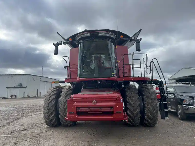 Gallery image 2 for New 2025 Case IH 8260 Combine