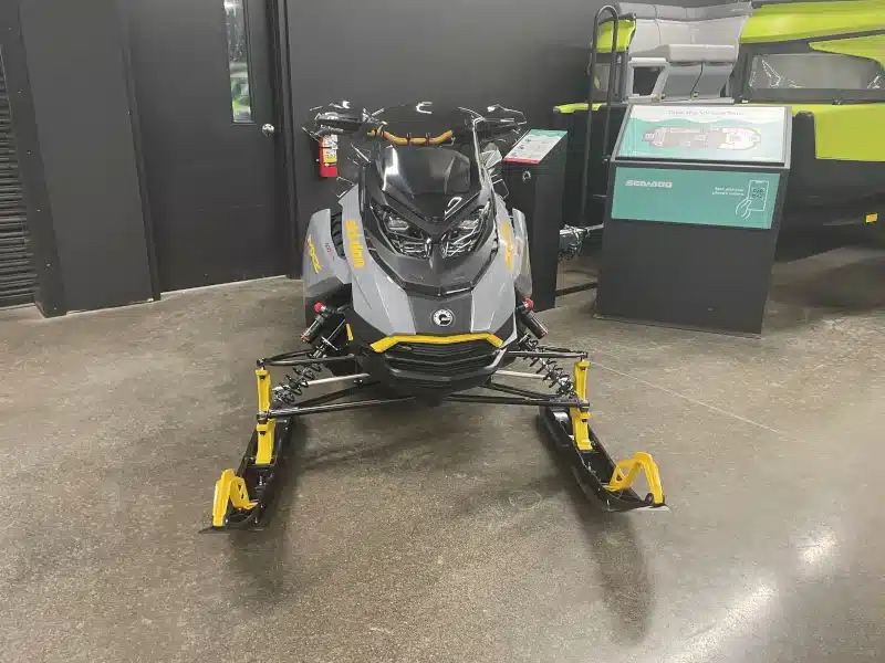 Gallery image 2 for New 2026 Ski-Doo UETB Snowmobile