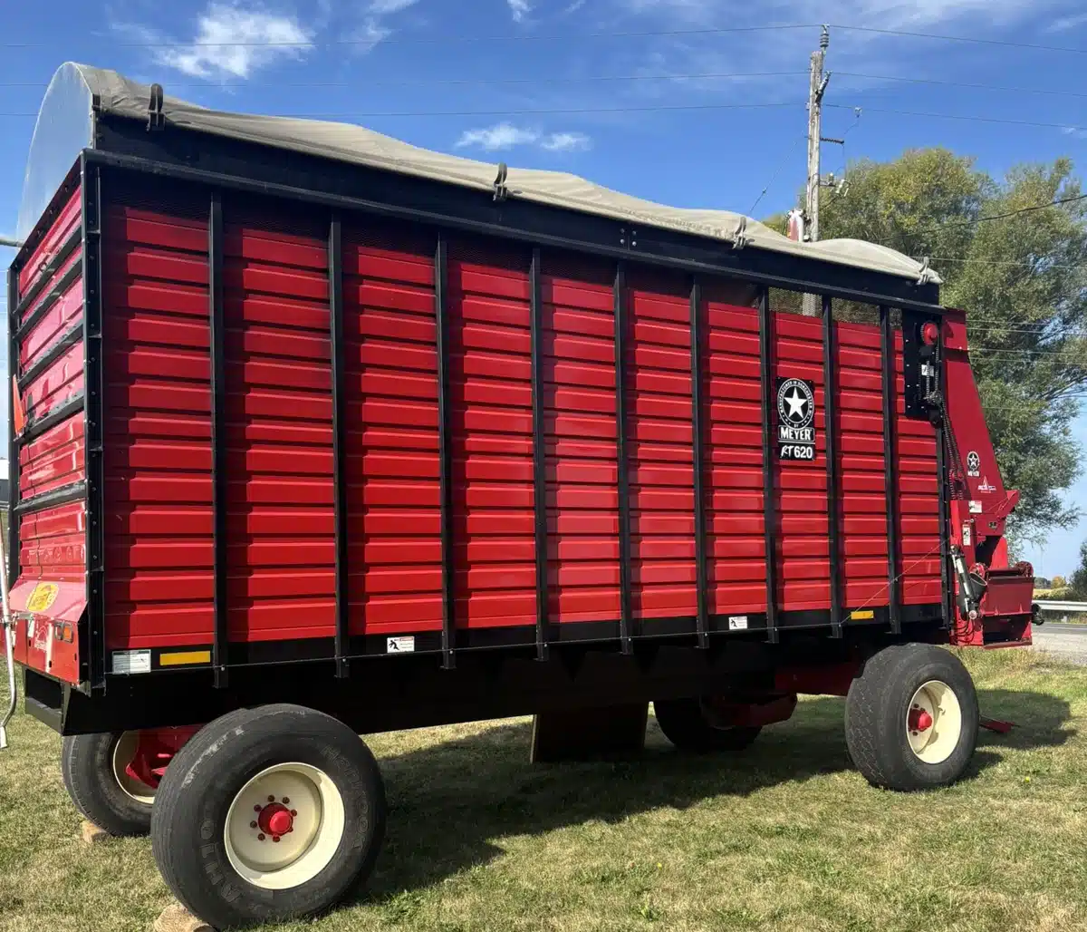 Gallery image 2 for Used 2016 Meyer RT620 Forage Box