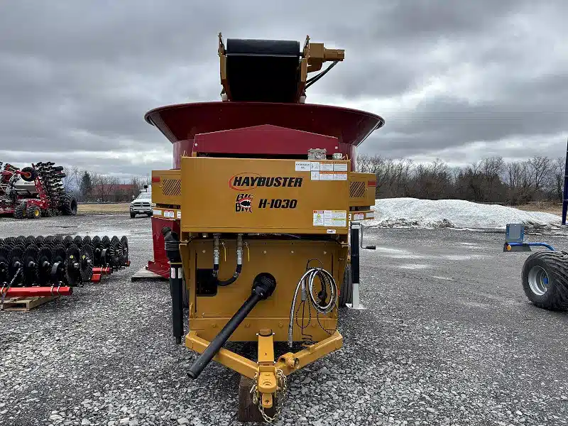 Gallery image 2 for 2025 Haybuster H-1030 TMR Mixer