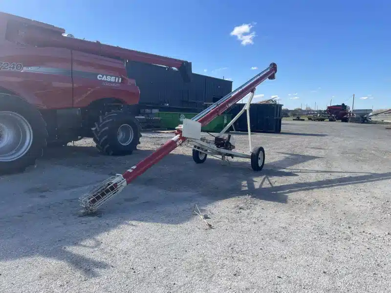 Gallery image 2 for Used 2021 Farm King 8/31 Grain Auger
