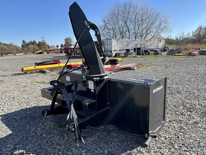 Gallery image 2 for New 2025 Normand E100-310P Snow Blower