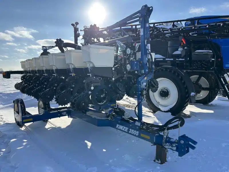 Gallery image 2 for 2026 Kinze 3505 8R15 Planter