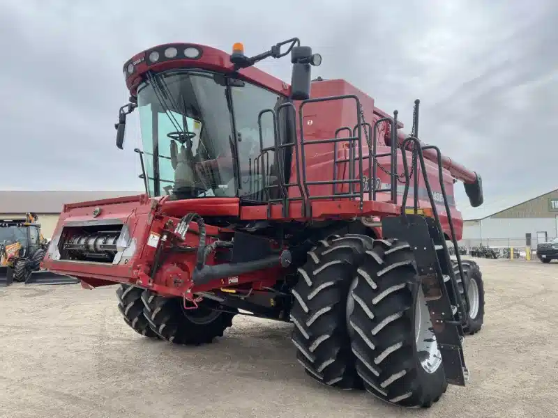 Gallery image 2 for Used 2010 Case IH 8120 Combine