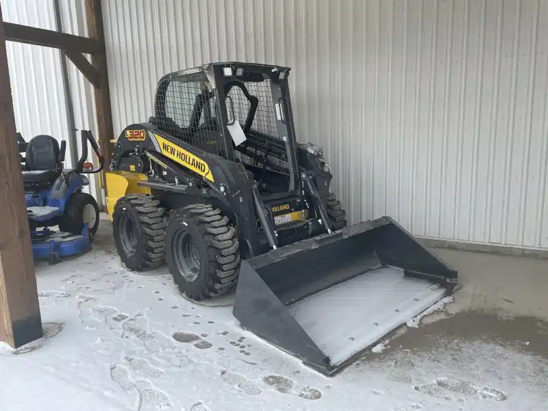 Gallery image 1 for 2026 New Holland L320 RG-NA Skid Steer