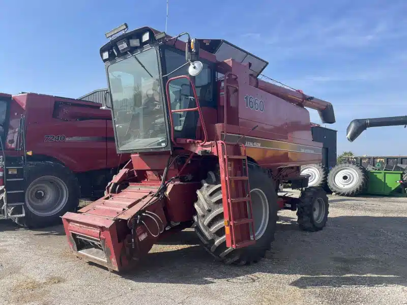 Used 1989 Case IH 1660 Combine