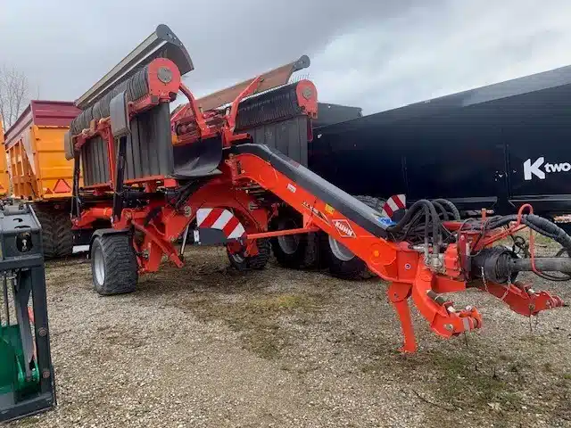 Gallery image 1 for 2021 Kuhn MERGEMAX1090 Windrow Merger