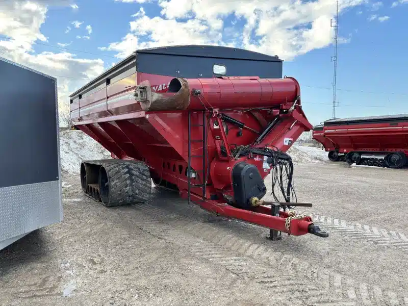 Gallery image 2 for 2016 Brent 1596 Grain Cart