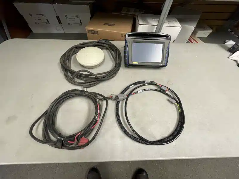 Gallery image 1 for 2015 Case IH FM750 RTK Guidance System