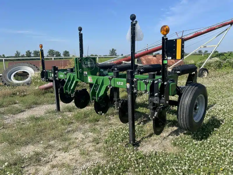 Gallery image 1 for 2025 Unverferth 122 Subsoiler