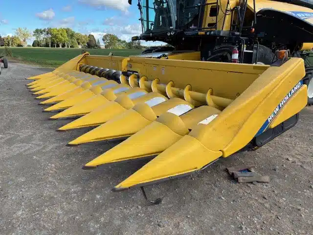 2012 New Holland 98D Header - Row Crop