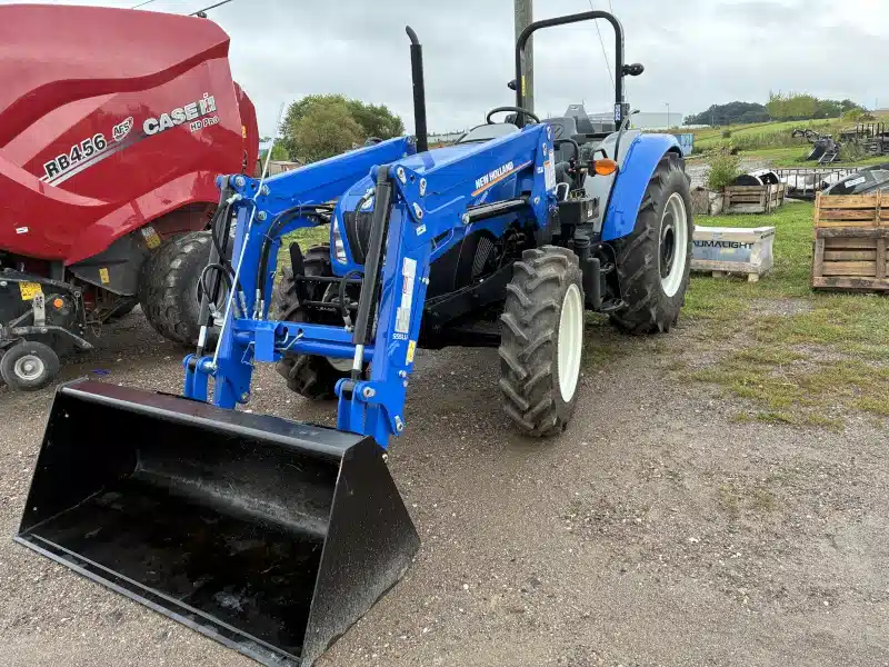 Photo de la Galerie 2 pour 2026 New Holland WORKMASTER 75 Tracteur