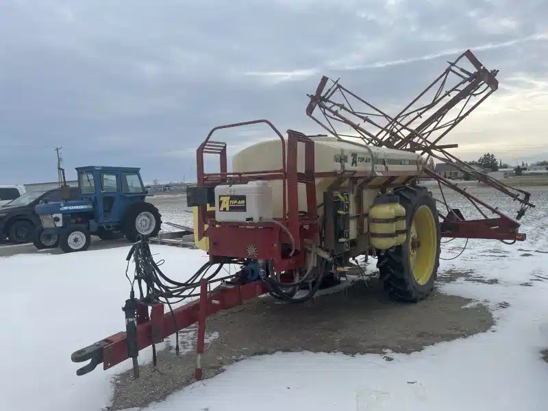 1998 Top Air TA800 Sprayer - Pull Type