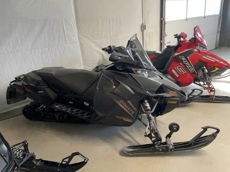 Gallery image 2 for 2018 Arctic Cat THUNDERCAT Snowmobile