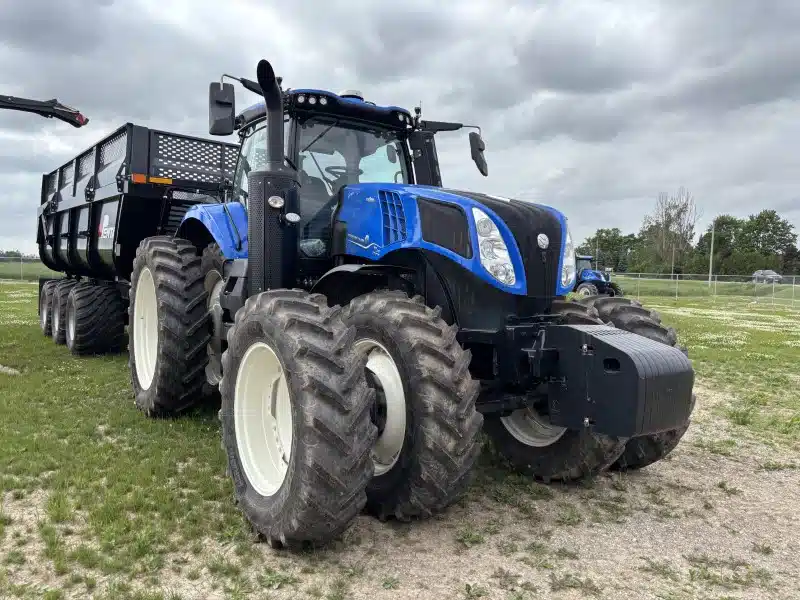 Photo de la Galerie 2 pour 2026 New Holland T8.325 Tracteur