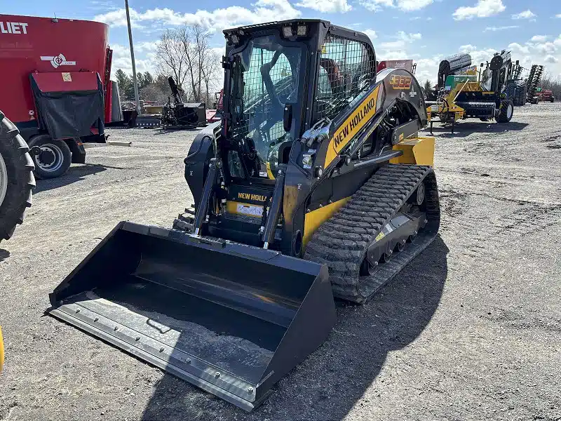 Photo de la Galerie 1 pour 2026 New Holland C332 Chargeur sur chenilles