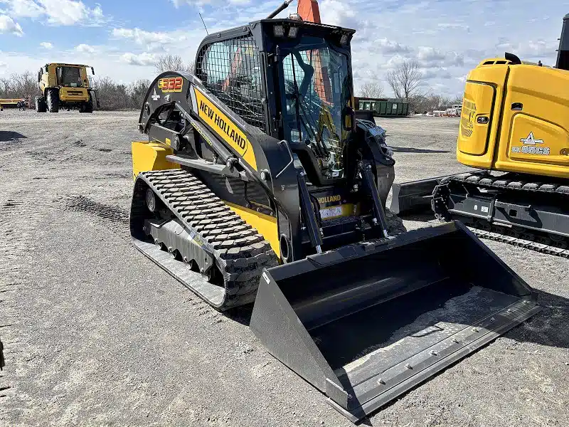 Photo de la Galerie 2 pour 2026 New Holland C332 Chargeur sur chenilles