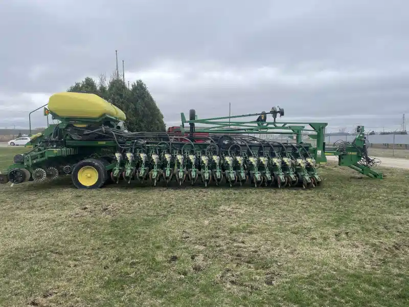 Photo de la Galerie 2 pour 2008 John Deere DB60 Planteur