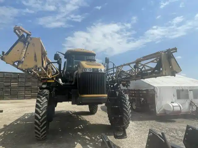 Gallery image 2 for 2013 RoGator RG1300 Sprayer - Self Propelled