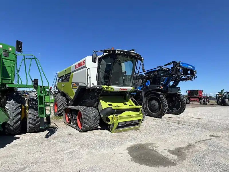 Gallery image 1 for 2020 CLAAS LEXION 8800TT Combine