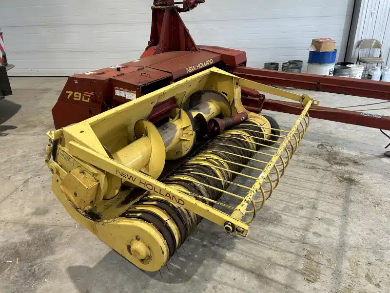 Gallery image 2 for New Holland 790 Forage Harvester