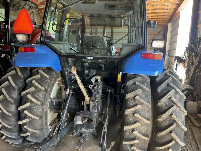 Photo de la Galerie 2 pour 2002 New Holland TS110 Tracteur