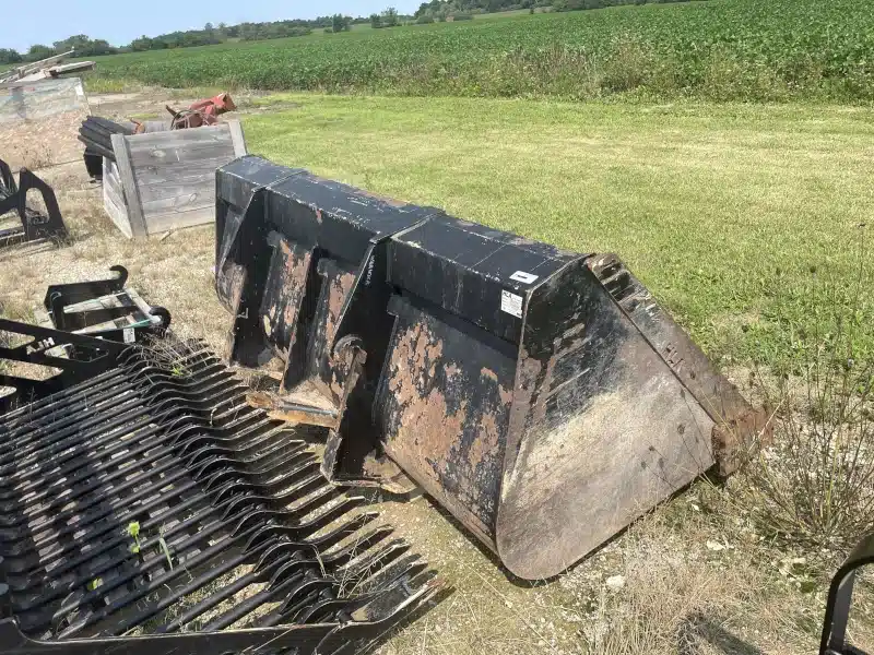 Gallery image 2 for 2019 Horst Welding 96" STD VOL Bucket