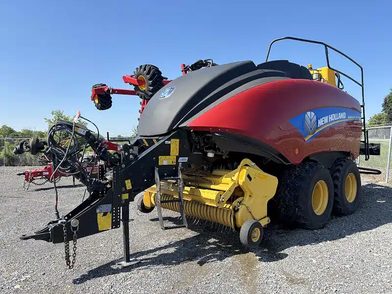 Photo de la Galerie 1 pour 2018 New Holland BIG BALER 330R Presse à Balle Carrée/Large