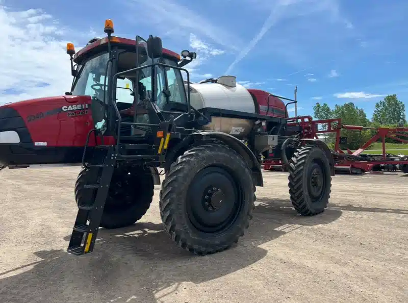 Gallery image 2 for 2015 Case IH PATRIOT 3340 Sprayer - Self Propelled