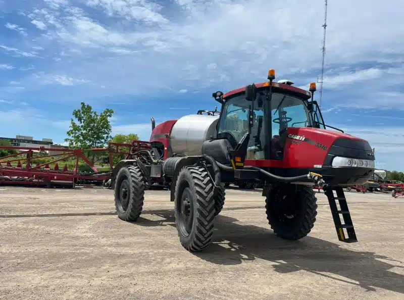 Gallery image 1 for 2015 Case IH PATRIOT 3340 Sprayer - Self Propelled