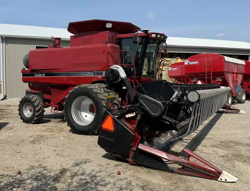 Gallery image 1 for 1997 Case IH 2188 Combine