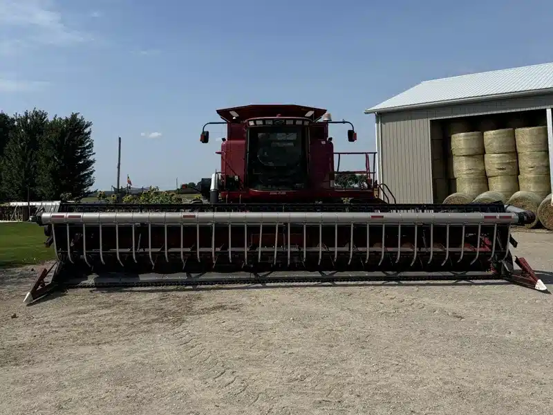Gallery image 2 for 1997 Case IH 2188 Combine